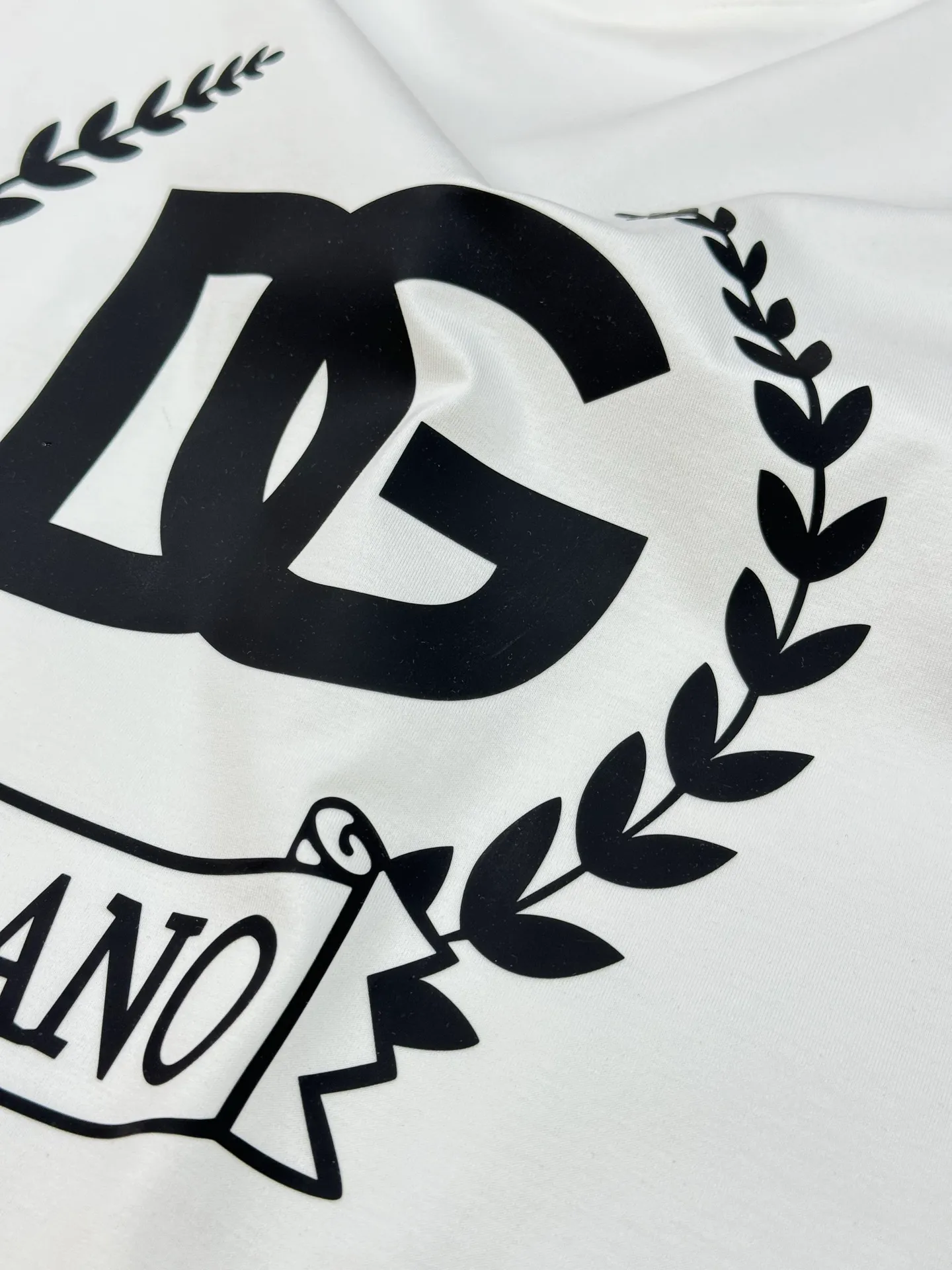 ～DG - 2026 New Arrival g ， DG .Classic DG . ！！！ ，！ ：Black.White.Sizes：s-xxl